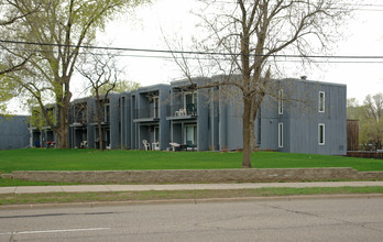 Cedar Bridges in Bloomington, MN - Building Photo - Building Photo