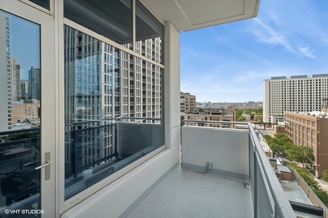 1305 S Michigan Ave, Unit 1005 in Chicago, IL - Building Photo