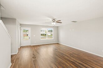 733 Hollandale Rd in La Vergne, TN - Building Photo - Building Photo