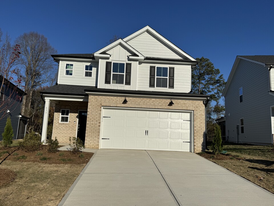 633 Donnegal Farm Dr in Fuquay Varina, NC - Building Photo