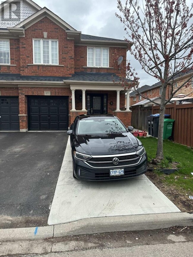 property at 17 Hollingsworth Cir
