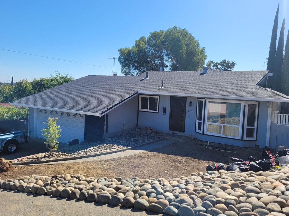 440 La Cresta Dr in Vacaville, CA - Building Photo