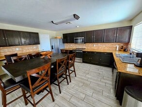 7404 S 30th Ln in Phoenix, AZ - Building Photo - Building Photo