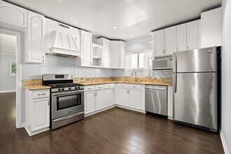 1766 Carmona Ave in Los Angeles, CA - Building Photo - Building Photo