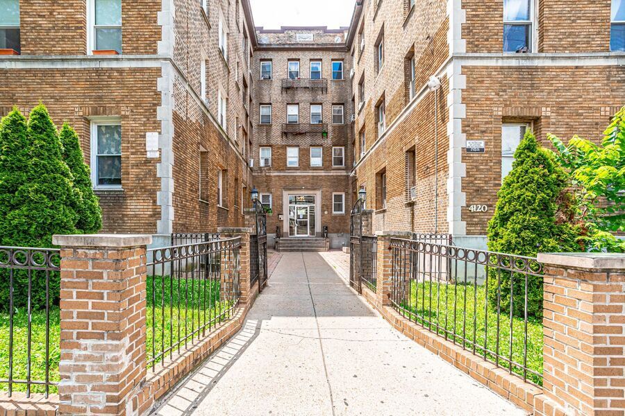4120 14th St NW in Washington, DC - Foto de edificio