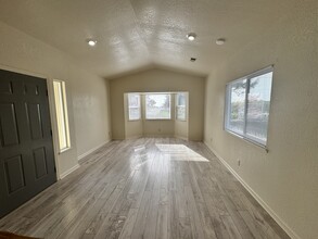 2499 Donna Dr in Eureka, CA - Building Photo - Building Photo