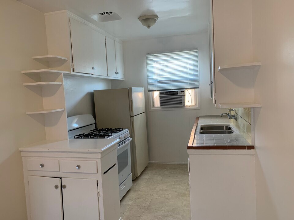 5548 Washington Blvd in Los Angeles, CA - Building Photo