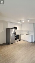 16 Melbourne Ave in St Catharines, ON - Building Photo