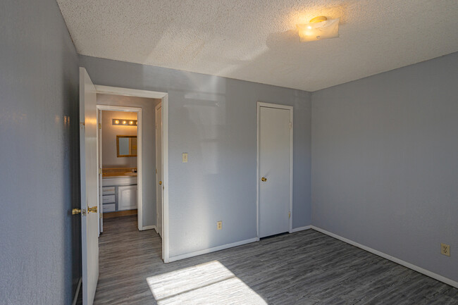 Crestview Commons in Elk City, OK - Building Photo - Interior Photo