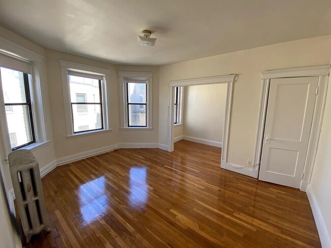 1148 Commonwealth Ave, Unit 30
