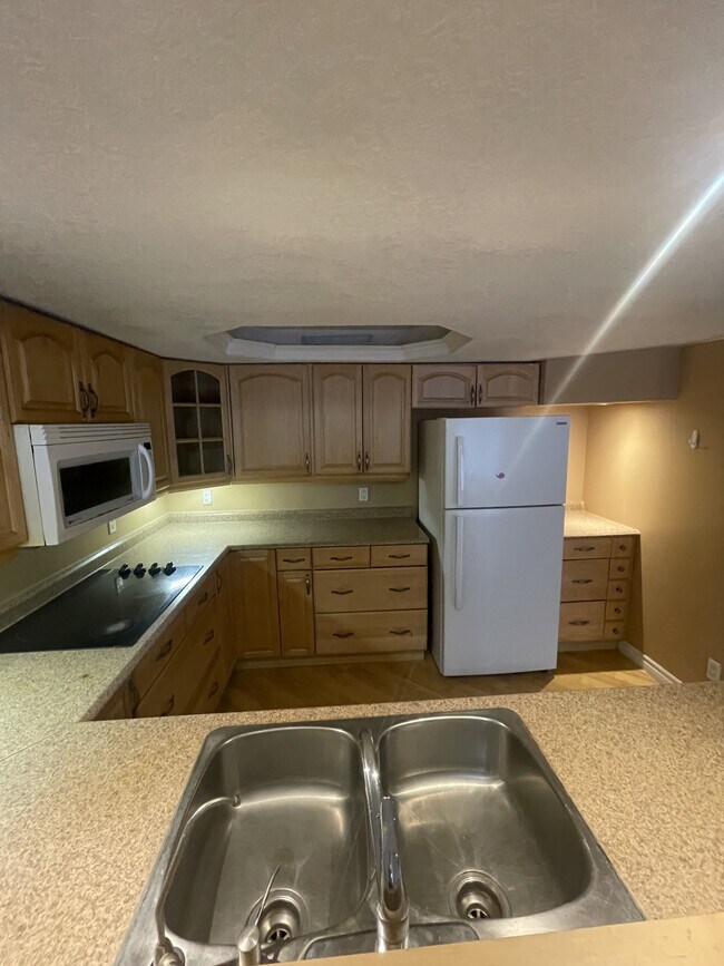 14 Hearthbridge St in Kitchener, ON - Building Photo - Building Photo