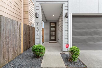1304 Hussion St in Houston, TX - Building Photo - Building Photo