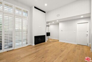 4771 La Villa Marina in Marina Del Rey, CA - Building Photo