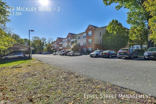 329 Mickley Rd-Unit -J in Whitehall, PA - Foto de edificio - Building Photo