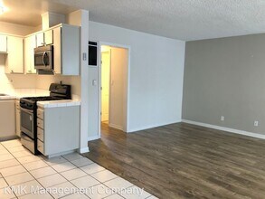 1625 Stoner Ave in Los Angeles, CA - Building Photo - Building Photo