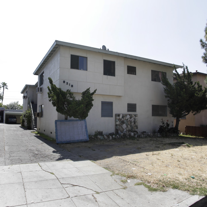 6216 Beck Ave in North Hollywood, CA - Foto de edificio