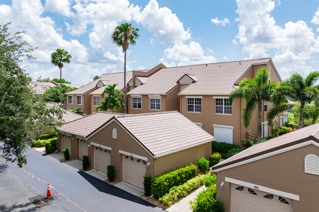 Parker Lake Condominiums in Ft. Myers, FL - Building Photo - Building Photo