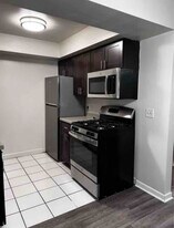 2131 N Summit Ave, Unit 206 in Milwaukee, WI - Building Photo