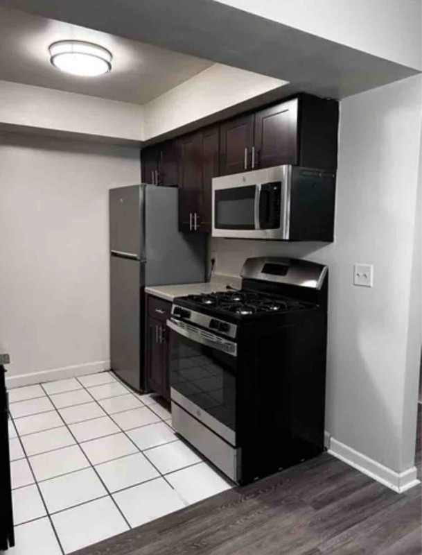 property at 2131 N Summit Ave