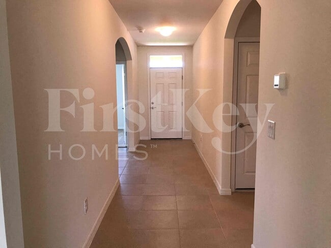 629 SW 25th Terrace in Cape Coral, FL - Foto de edificio - Building Photo