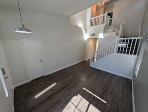 4622 English Lavender Ave in North Las Vegas, NV - Building Photo - Building Photo