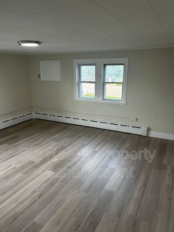 513 Center St in Stowe, PA - Building Photo - Building Photo