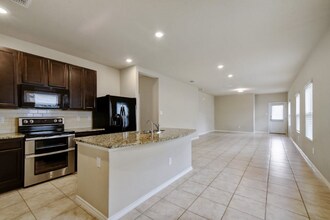 708 Red Barn Bnd in New Braunfels, TX - Building Photo - Building Photo