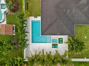 9580 SW 101st Terrace in Miami, FL - Building Photo - Building Photo