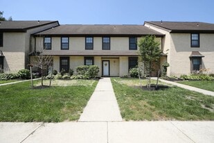 118 Allens Ln in Harrison Township, NJ - Building Photo