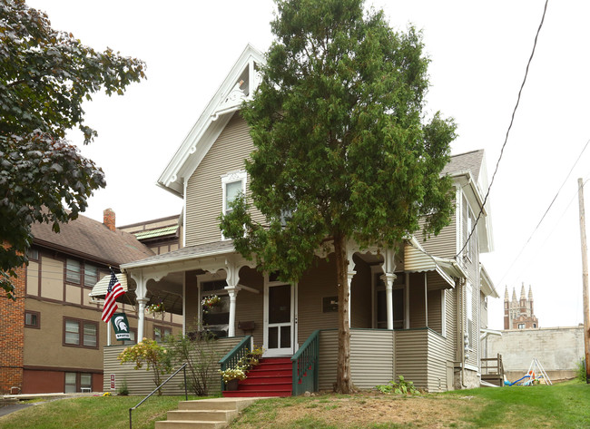 300 Steward Ave in Jackson, MI - Building Photo - Building Photo