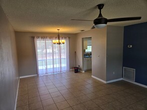 813 Goldcoast Dr in Deltona, FL - Building Photo - Building Photo