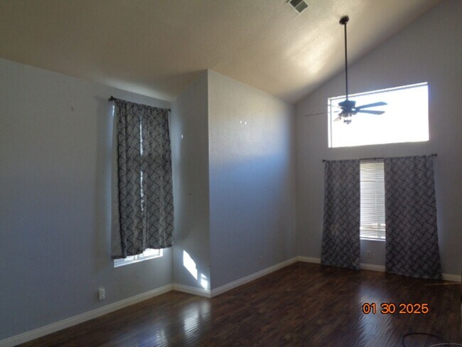 1249 Bradford Ave in Rosamond, CA - Building Photo - Building Photo