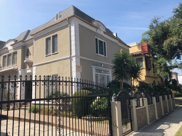 6130 Orange St, Unit 6130 in Los Angeles, CA - Foto de edificio - Building Photo