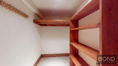 306 W 73rd St in New York, NY - Building Photo - Building Photo
