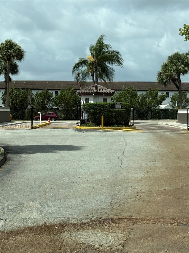 860 NE 207th Terrace in Miami, FL - Building Photo - Building Photo