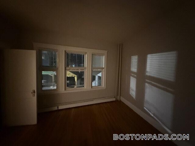 38 Estes St, Unit 4 in Lynn, MA - Building Photo - Building Photo
