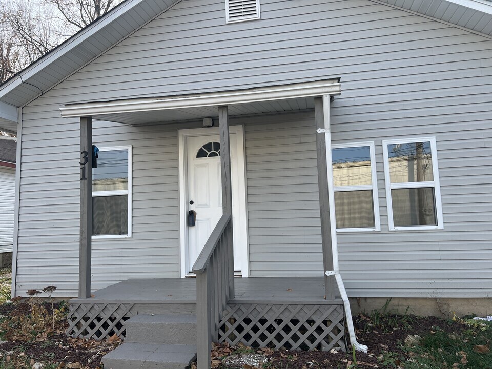 31 Crockett St in Sullivan, MO - Building Photo
