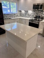 1447 Hunakai St in Honolulu, HI - Building Photo