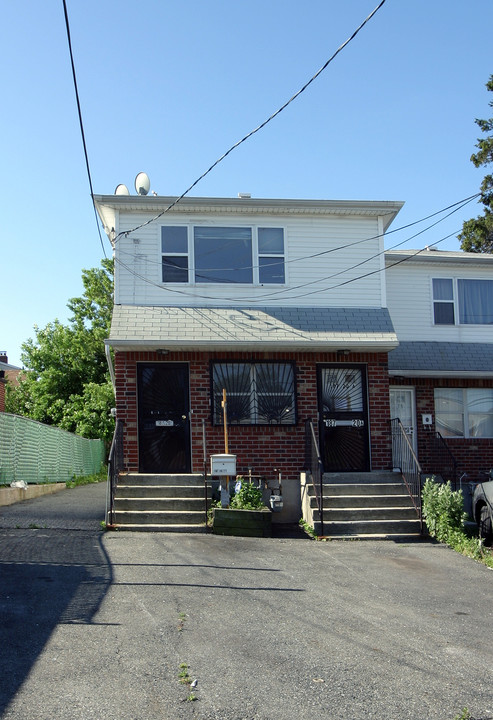 187-20 Baisley Blvd in Jamaica, NY - Building Photo