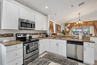 8117 Tar Hollow Dr in Gibsonton, FL - Building Photo - Building Photo