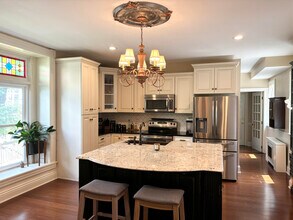 61 Park St, Unit House in Buffalo, NY - Building Photo - Building Photo