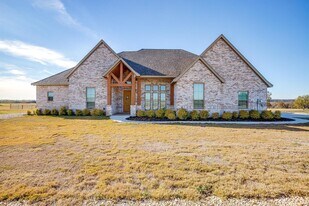 1841 Soda Springs Rd in Millsap, TX - Building Photo