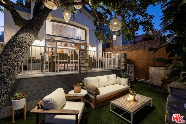property at 439 Carroll Canal