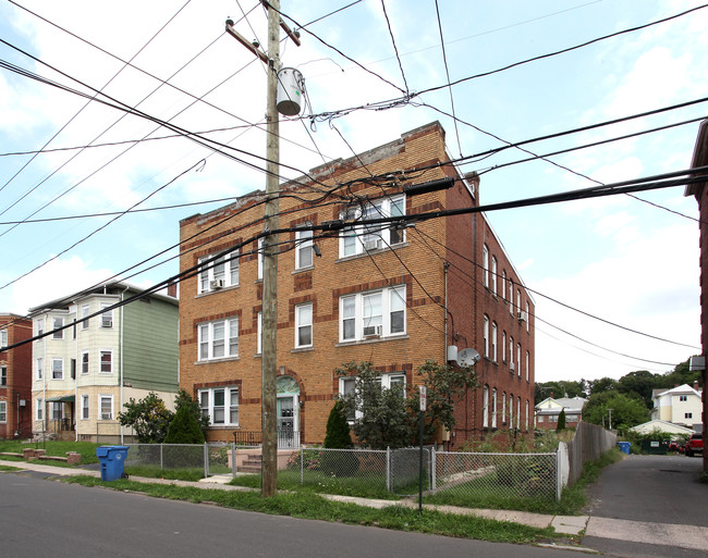 309 High St in New Britain, CT - Building Photo - Building Photo