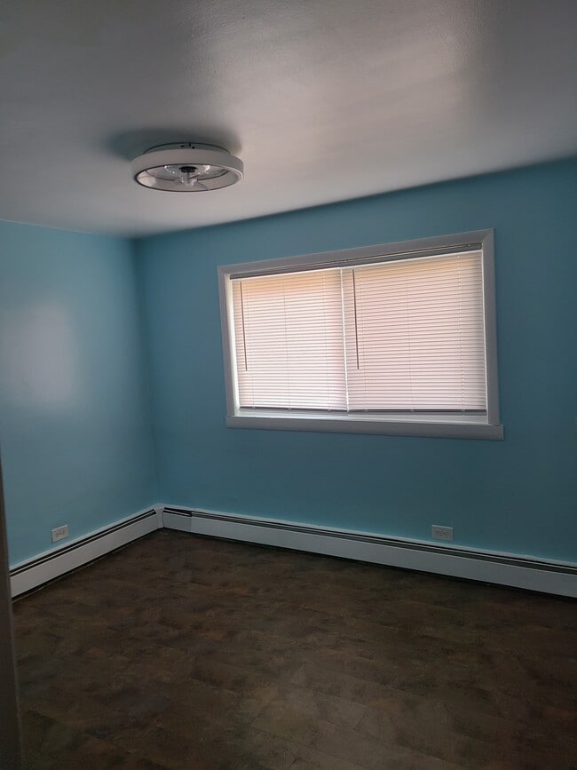 18419 Torrence Ave, Unit 2 in Lansing, IL - Building Photo - Building Photo