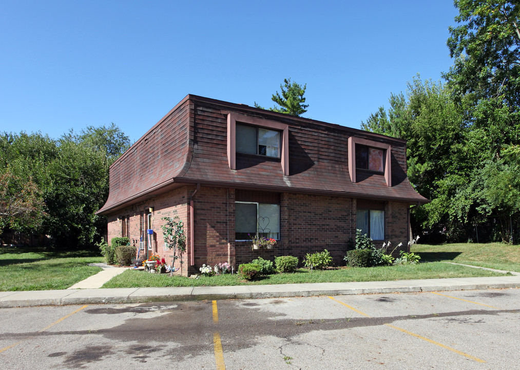 Johnstown Manor Apartments in Johnstown, OH - Building Photo