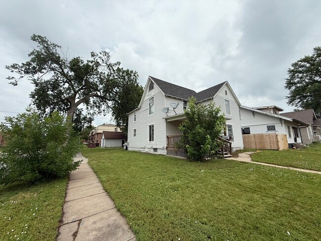 5102 Walker Ave, Unit 3 in Lincoln, NE - Building Photo - Building Photo
