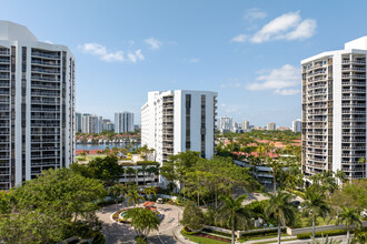 Portsview at The Waterways in Aventura, FL - Building Photo - Building Photo