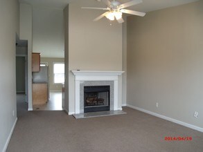 Deerwood Lake Commons in Springfield, IL - Building Photo - Building Photo