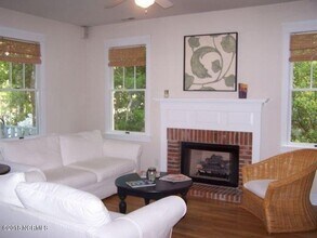 236 W Shorewood Dr in Emerald Isle, NC - Building Photo - Building Photo